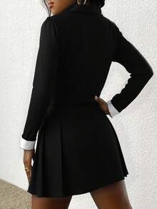 Conjunto elegante de 2 piezas, set de traje negro de corte clásico para mujer, saco corto de manga larga con botones y una falda corta a juego, para el trabajo o la oficina u ocasiones especiales. - Negro - Ver 2