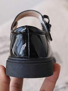 1双女童春秋季新款英伦风软底黑色乐福鞋，魔术贴时尚蝴蝶结设计，适合上学、聚会、演出等场合，百搭平底鞋 - 黑色 - 查看 5