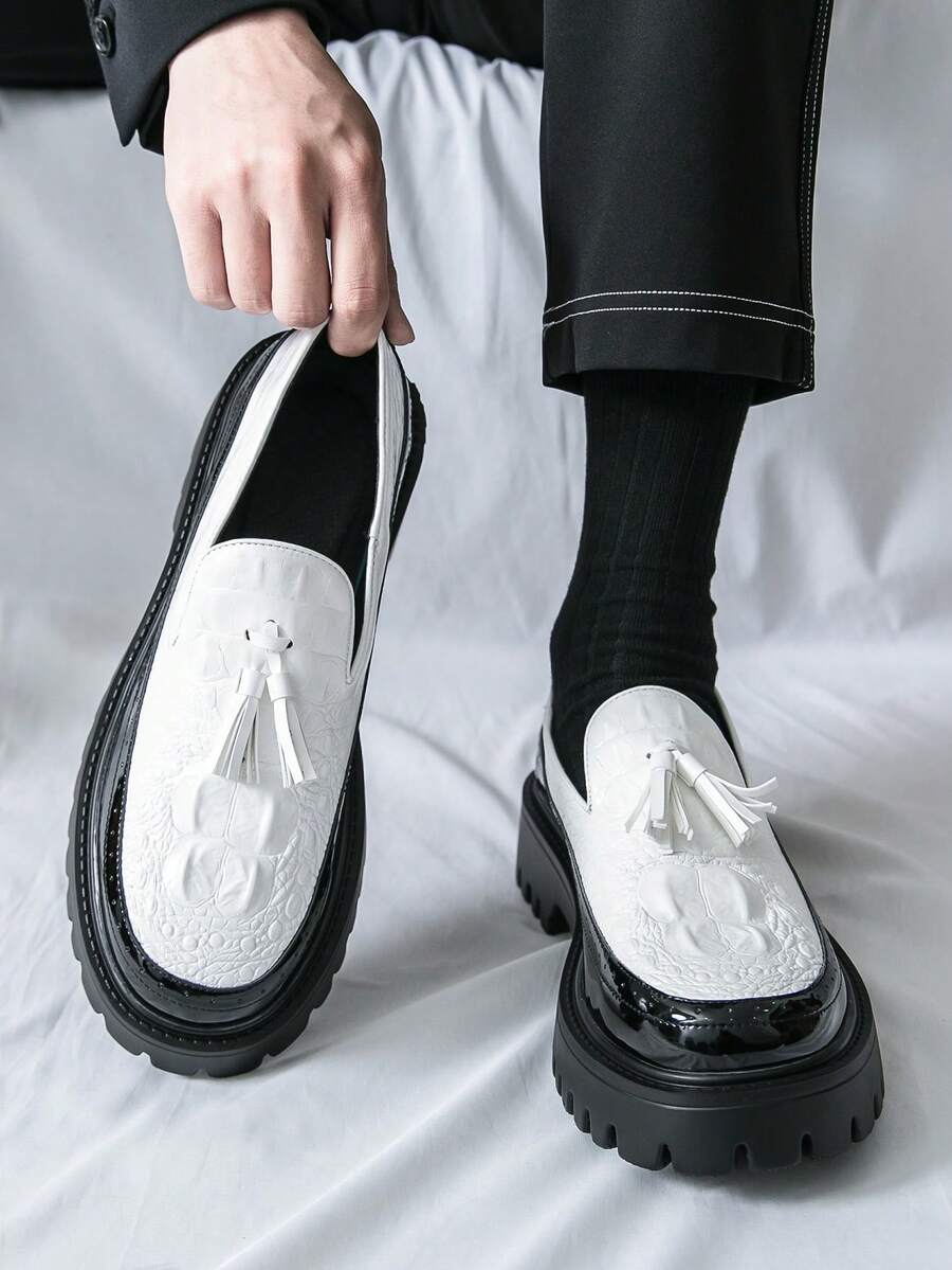 Mocassins casuais leves e confortáveis para homens com decoração de franja, sapatos formais com estampa em relevo de crocodilo, tênis brancos masculinos, sapatos para casamento e escritório