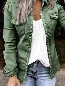 Esta camisa informal de mezclilla sintética de manga larga, con bolsillos y botones en el frente, es la elección perfecta para crear un look relajado y cómodo este otoño. - Verde militar - Ver 4