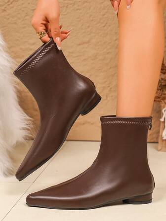 Botas de moda de tacón bajo y punta afilada de talla grande, nuevas botas Chelsea de hebilla cortas para otoño/invierno 2025, botines casuales cortos