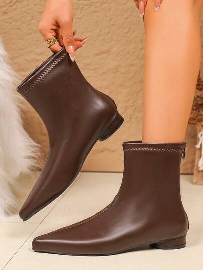 Bốt Chelsea cổ ngắn khóa cài thời trang cỡ lớn, mũi nhọn, đế thấp, thu đông 2025, bốt ngắn thường ngày, bốt