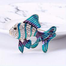 Gold-Tone Goldfish Brooch With Rhinestones, Enamel & Intricate Fish Design, Ocean-Inspired Pin For Beach Outfits, Summer Parties, Ideal Gift For Seafood Enthusiasts & Jewelry Lovers - màu xanh lá - Xem 5