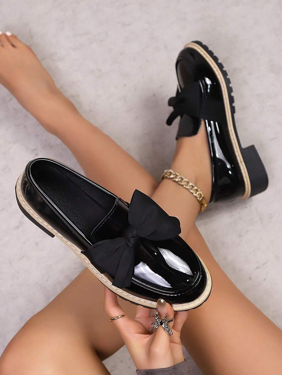 1 Pair Girls' Low Vamp Loafers, Spring/Autumn New Style Bowknot Thick Sole Versatile Shiny Little Leather Shoes