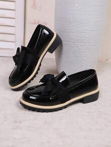 1 Pair Girls' Low Vamp Loafers, Spring/Autumn New Style Bowknot Thick Sole Versatile Shiny Little Leather Shoes