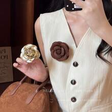 Autumn And Winter High-End Exquisite Small Fragrant Wind Camellia Brooch Female Retro Dead Leaf Rose Niche Design Versatile Accessories - Brown Flower Brooch - View 2