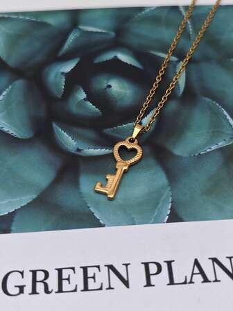 1pc Stainless Steel Elegant Heart & Key Pendant Necklace, Fashionable Luxury Necklace For Women