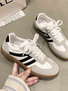 Zapatos casuales de estilo vintage, zapatillas blancas clásicas y versátiles para mujer, zapatos de ocio con contraste de color de patchwork, zapatos cómodos de suela blanda para uso diario, zapatos deportivos para estudiantes y callejeros, zapatos ligeros para caminar al aire libre