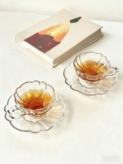 Fashionable Retro Petal-Shaped Glass Cup & Saucer Set | High-End Coffee/Tea Cup Set With Dessert Plate | Home Decor & Photo Prop | High-Quality Washable Glass Tableware | Gift Idea For Gatherings With Friends