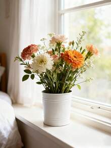 Vaso minimalista e elegante, campeão de , feito de metal de alta qualidade, com design externo branco. Versátil para decoração de casa, floriculturas e cafés, ideal para exibir flores e plantas. - Branco - Ver 12