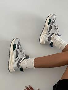 NZNF 2025 Retro Niemieckie Trampki w Stylu, Grube Podeszwy, Trampki, Jesień/Zima, Damskie Buty, Świąteczne Sportowe Sznurowane Patchworkowe Casual