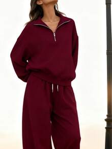 A Loose-Fitting Women's Sweatshirt With A Half-Zip Stand-Up Collar And Drawstring Casual Pants Creates A Relaxed And Sporty Women's Set. This Outfit Features A Loose And Casual Fit, Perfect For Comfortable Everyday Wear. - 紅色 - 查看 6