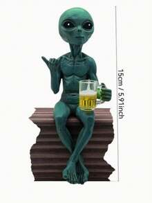 1个外星人喝啤酒雕像 - 趣味十足的太空装饰，绿色外星人手拿啤酒杯，非常适合摆放在桌面或架子上，是科幻迷的理想礼物，也是科幻主题房间装饰的绝佳选择 | 顽皮的外星人设计 | 精致的工艺，外星人装饰 - 彩色 - 查看 4