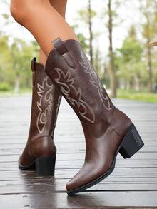 白色复古刺绣尖头粗跟西部靴，女士款，2025秋冬新款百搭高帮骑马靴 - 咖啡棕 - 查看 4