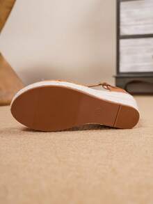 女士坡跟凉鞋，拉菲草编织露趾搭扣高跟鞋，时尚夏季派对及度假高跟凉鞋 - 棕色 - 查看 8