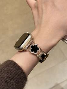 1件新款女款三葉草金屬錶帶，黑色，兼容 38/40/41/42/44/45/46/49mm、SE 系列 Ultra 11/10/9/8/7/6/5/4/3/2/1，佩戴舒適，耐用材質，智慧手錶配件，女款配件，金色 Apple 手鍊錶帶，女性禮物，女款三葉草錶帶 - 金色 - 查看 8