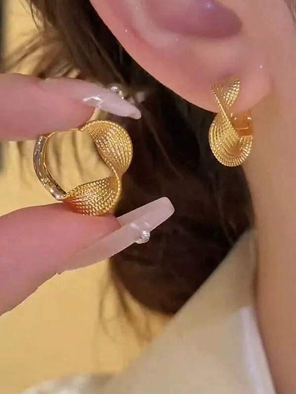 زوج من أقراط الحلقة المنسوجة ذات التصميم المميز، أقراط هندسية أنيقة ذات ملمس مجدول