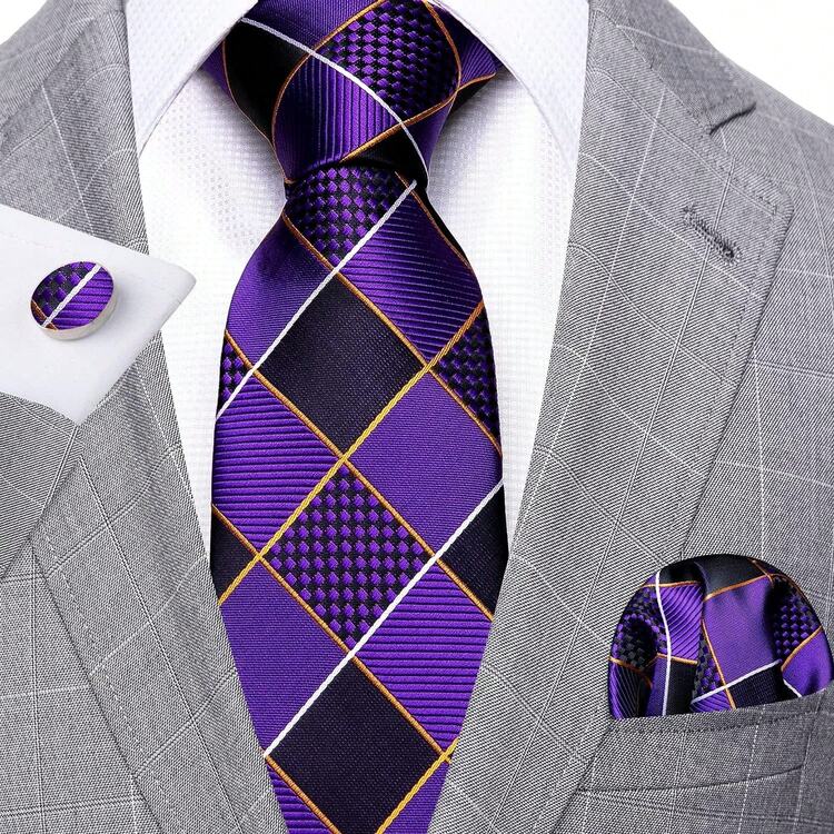 Barry.Wang Men's Classic Tie Set, Woven Tie With Handkerchief And Formal Cufflinks - 紫色和黑色方塊 - 查看 3