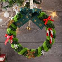 Mini árbol de Navidad de tela, bola de peluche pequeña y lazo de cinta roja. Ideal para decorar el escritorio, fiestas en casa o cualquier ocasión navideña. - Corona verde - Ver 5