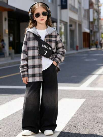 2件套休闲时尚街头风格拼色口袋连帽衫和直筒牛仔裤，适合少女