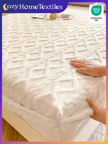 1 pieza Sábana ajustable de tafetán, sábana, ropa de cama, sábanas ajustables, cubierta de colchón de unicolor, protector de colchón suave y cómodo, sábanas hipoalergénicas, cubierta de cama gruesa para otoño e invierno, sábana ajustable de tela moderna para cama individual, matrimonial, queen o king, sin funda de almohada, regalo de ropa de cama, lavable a máquina, artículo esencial para el hogar, Oeko-Tex