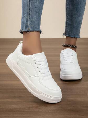 女士平底圆头系带滑板鞋，时尚休闲白色运动鞋，百搭舒适的女士平底鞋，学生适用