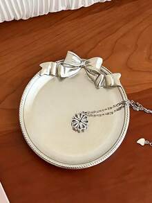 Bandejas de joyería con lazo elegante (Dorado) - Organiza tus perlas, anillos y talla grande con estilo. Perfecto para exhibir en el tocador, regalo para fashionistas. Almacenamiento de joyas, decoración del hogar elegante para uso diario y ocasiones especiales. ¡Eleva tu juego de joyas ahora!