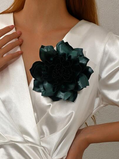 1 Stück modischer, handgefertigter Satin 3D Oversized Blumen Brosche, einzigartiges übertriebenes Design Boutique Anstecknadel, geeignet für den täglichen Gebrauch von Frauen, Bankette, Partywear und jeden Anlass, auch ein ideales Geschenk