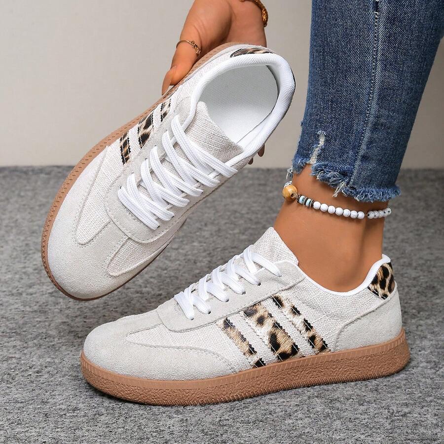 1 Pair Women's Striped Patchwork Low-Top Casual Shoes, Young & Fashionable, Streetwear Style, Suede Lace-Up Flat Sneakers, Versatile & Comfortable For Daily Wear - Beige - View 1