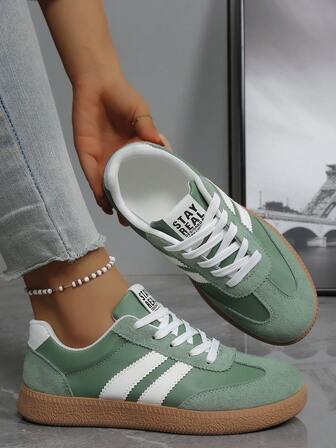 Contrast Color Solid Preppy Casual Gym Sneakers For Women, Green & White Lace-Up Patchwork Flat Casual Retro Outdoor Sports Running Shoes