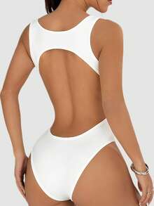 This Sexy Square-Neck Bandeau Top Features A Shaping Design That Highlights The Waistline. This Women's Wide-Shoulder Bandeau Top Has An Open-Back Design, Which Can Be Made Into A One-Piece Outfit, Perfectly Shaping The Figure And Back Lines. Suitable For All Seasons, Comfortable For Daily Wear. - White - View 5