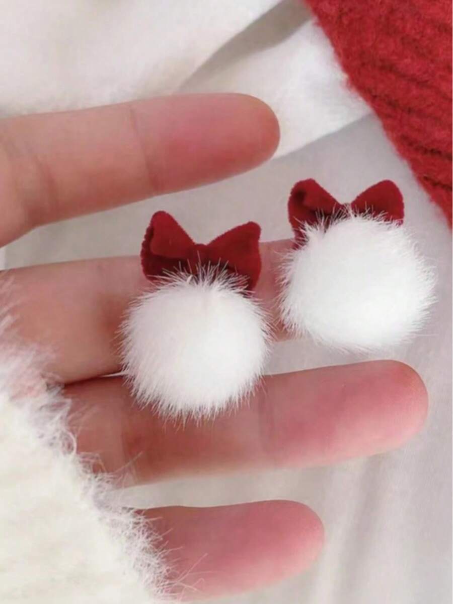 1 Par de Brincos Fofos e Versáteis com Laço Vermelho de Natal e Bola de Pelúcia, Textura Macia de Pelúcia, Brincos Românticos Retrô, Adequados para Mulheres Usarem em Qualquer Ocasião, Ideal para o Natal e Ano Novo - Multicolorido - Visão 1