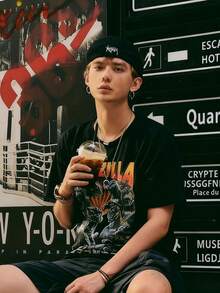 1. 秋冬季男士新款贝雷帽，大头围设计，帅气鸭舌反戴式帽带，适合嘻哈、街头、优雅等多种风格。