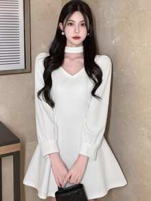 Đầm suông ngắn cổ chữ V đính kim tuyến đơn sắc dành cho nữ, thích hợp cho hẹn hò và đi nghỉ - trắng - Xem 5