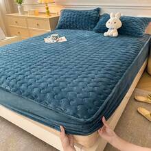 1pc Solid High-End Navy Blue Thick Velvet Fitted Sheet (Pillow Case Not Included), Simple And Cozy Bedding, Full Wrap-Around 3D Quilted Wave Pattern, Warm And Skin-Friendly, Durable, Dust And Moisture Resistant, Suitable For Autumn/Winter Or As Bedroom Decor, Perfect Gift For Parents, Friends In New Year, Christmas, Cold Weather - Noble Blue - View 4