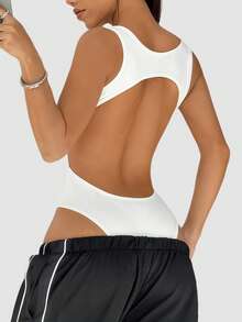 This Sexy Square-Neck Bandeau Top Features A Shaping Design That Highlights The Waistline. This Women's Wide-Shoulder Bandeau Top Has An Open-Back Design, Which Can Be Made Into A One-Piece Outfit, Perfectly Shaping The Figure And Back Lines. Suitable For All Seasons, Comfortable For Daily Wear. - White - View 4