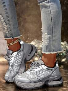 [Local Delivery][Quick Arrival]Silver Shoes Women's Sneakers Thick Sole Women's Shoes Casual And Fashionable Shoes Women's Sports Shoes Can Be Matched With Jeans  Shoes For Women Breathable And Comfortable Box Packaging - 銀色 - 查看 1