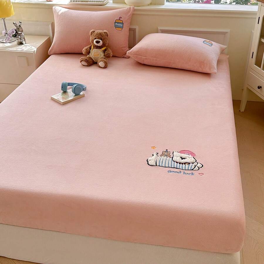 1pc Solid Pink Cartoon Embroidered Milk Velvet Thickened Warm Fitted Sheet, Cute Girly/Kids Room Style, Standard Bed Size Full Coverage Design, 3D Embroidered Detailing, Warm & Cozy, Skin-Friendly, Durable, Dust & Moisture Resistant, Easy To Clean, Suitable For Autumn/Winter Or As Kids/Teen Room Decor - Pink - View 1