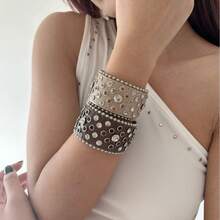 Hip-Hop Edgy Wide Bracelet - Punk Rhinestone Heavy-Duty Leather Cuff, Retro Western Wasteland Style, Spicy Girl Niche Fashion Jewelry - 1 - Xem 2