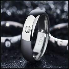 1枚4毫米宽时尚钛钢情侣戒指，925镀银，不褪色，可定制中指戒指，适合日常佩戴、派对、圣诞节、生日、节日、送给闺蜜的礼物