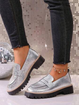 舒适女士平底乐福鞋，圆头设计，纯色厚底套脚鞋，镂空装饰，适合所有季节