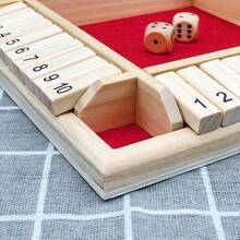 一套木制棋盘游戏，经典四面翻牌数字象棋游戏，适合2-4人玩，简单有趣的家庭聚会游戏，适合成人桌面游戏，万圣节、圣诞节礼物