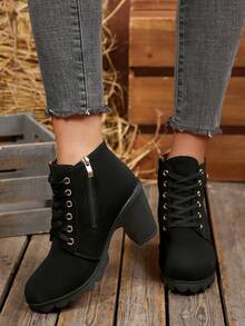 Botas de cano curto femininas para o outono/inverno, com cadarço, fivela de metal e salto grosso, estilo britânico moderno, versáteis, antiderrapantes e quentinhas. - Preto - Ver 7
