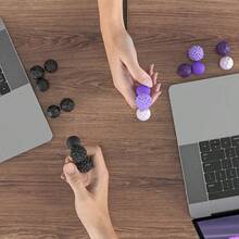 Juego de bolas magnéticas de silicona - Juguetes relajantes con textura elástica, colores surtidos (negro, verde, rosa, morado, azul), juguetes magnéticos (los colores y detalles son aleatorios) - Multicolor - Ver 9