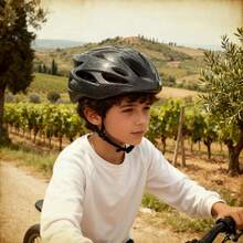 1顶舒适儿童自行车头盔 - 男女通用，超轻耐用，带衬垫和旋钮式调节，非常适合骑行、滑板、滑板车和其他运动，是绝佳的节日礼物。