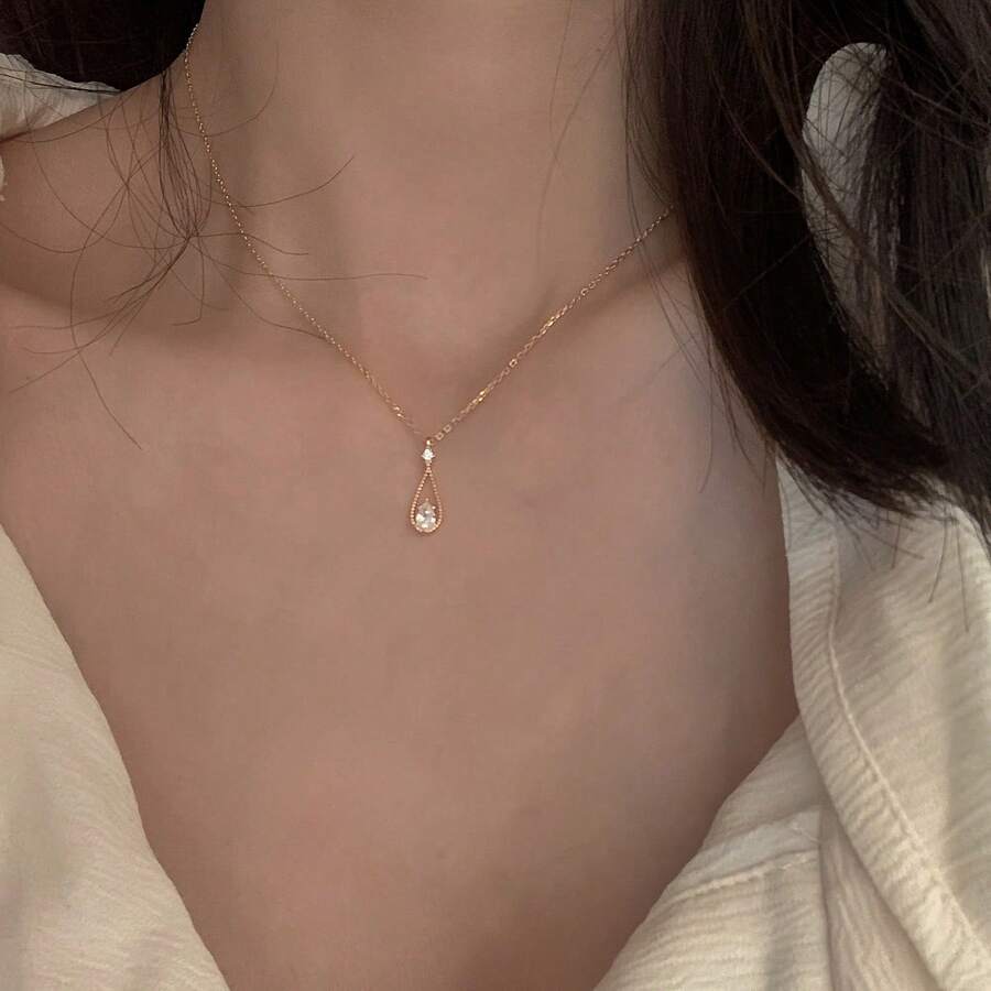 A Fashionable Women's Necklace Ins Minimalist Water Drop Pendant Necklace Simple French Collarbone Chain Daily Versatile Accessory Gift - Vàng - Xem 1