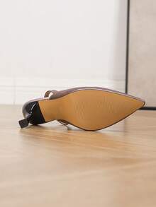 经典尖头露跟高跟鞋，优雅舒适，适合通勤、休闲、正式场合和派对——女士紫丁香色缎面高跟鞋 - 紫丁香色 - 查看 4