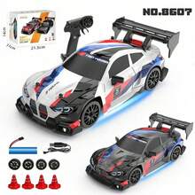 1/24 比例遥控漂移车 - GTR//Tesla/BMW/Mustang（含备用轮胎、电池、螺丝刀、充电器、手册）逼真的赛车模型遥控玩具，适合儿童生日、圣诞节、万圣节、感恩节礼物