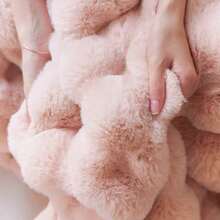 1条奢华仿貂绒毛毯,加厚双层柔软蓬松,触感如云朵般柔软,适用于家居、客厅、卧室、沙发等场所,也是提升家居生活品质的绝佳礼物。 - 粉色 - 查看 6