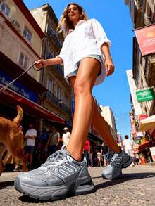 [Local Delivery][Quick Arrival]Silver Shoes Women's Sneakers Thick Sole Women's Shoes Casual And Fashionable Shoes Women's Sports Shoes Can Be Matched With Jeans  Shoes For Women Breathable And Comfortable Box Packaging - 銀色 - 查看 2